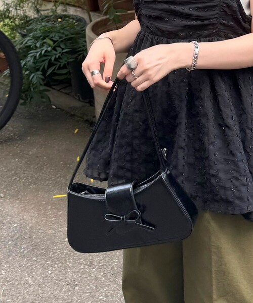 fredy emue(フレディエミュ)の「リボンフラップダブルハンドルバッグ(ハンドバッグ・レディース・ブラック/レッド/シルバー・FREE)」の18枚目の写真