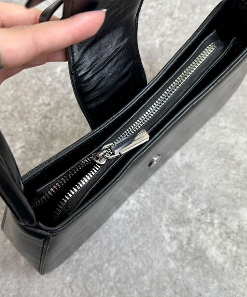 fredy emue(フレディエミュ)の「リボンフラップダブルハンドルバッグ(ハンドバッグ・レディース・ブラック/レッド/シルバー・FREE)」の12枚目の写真