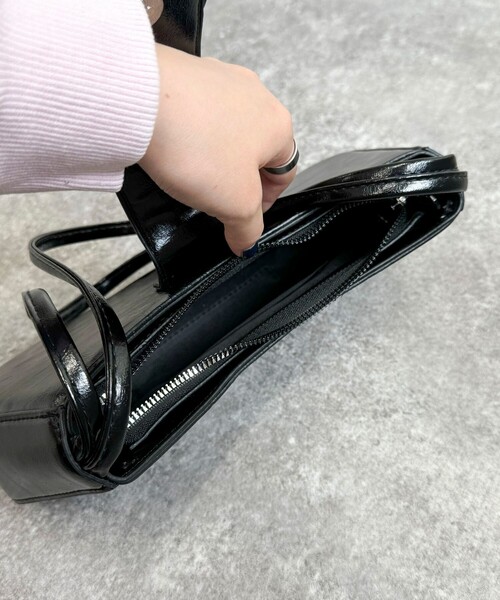 fredy emue(フレディエミュ)の「リボンフラップダブルハンドルバッグ(ハンドバッグ・レディース・ブラック/レッド/シルバー・FREE)」の11枚目の写真