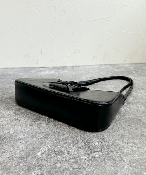 fredy emue(フレディエミュ)の「リボンフラップダブルハンドルバッグ(ハンドバッグ・レディース・ブラック/レッド/シルバー・FREE)」の9枚目の写真