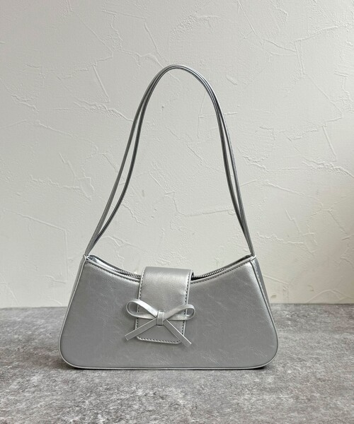 fredy emue(フレディエミュ)の「リボンフラップダブルハンドルバッグ(ハンドバッグ・レディース・ブラック/レッド/シルバー・FREE)」の7枚目の写真