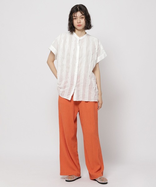 niko and...(ニコアンド)の「ノーカラーテープブラウス(シャツ/ブラウス・レディース・オフホワイト/イエロー/ブラック・FREE)」の4枚目の写真