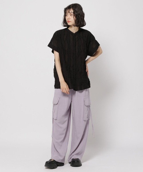 niko and...(ニコアンド)の「ノーカラーテープブラウス(シャツ/ブラウス・レディース・オフホワイト/イエロー/ブラック・FREE)」の6枚目の写真