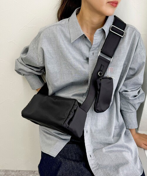 fredy emue（フレディエミュ）の「ツイルクロスボックスショルダーバッグ（ショルダーバッグ・レディース・レッド/ブラック・FREE）」の11枚目の写真