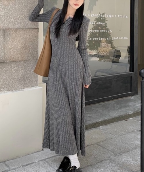 LADY LIKE(レディライク)の「ヘンリーネックロングカットワンピース(ワンピース・レディース・ベージュ/ブラック/チャコールグレー・M)」の9枚目の写真