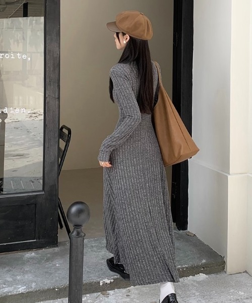 LADY LIKE(レディライク)の「ヘンリーネックロングカットワンピース(ワンピース・レディース・ベージュ/ブラック/チャコールグレー・M)」の11枚目の写真