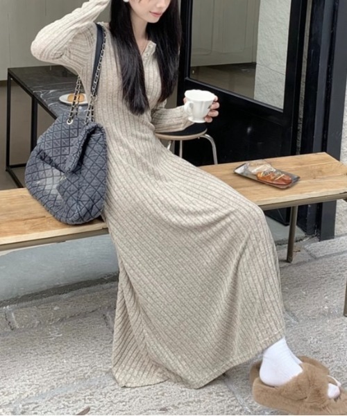 LADY LIKE(レディライク)の「ヘンリーネックロングカットワンピース(ワンピース・レディース・ベージュ/ブラック/チャコールグレー・M)」の17枚目の写真