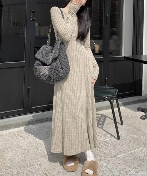 LADY LIKE(レディライク)の「ヘンリーネックロングカットワンピース(ワンピース・レディース・ベージュ/ブラック/チャコールグレー・M)」の19枚目の写真