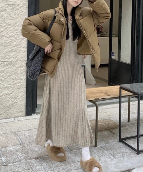 LADY LIKE(レディライク)の「ヘンリーネックロングカットワンピース(ワンピース・レディース・ベージュ/ブラック/チャコールグレー・M)」の20枚目の写真