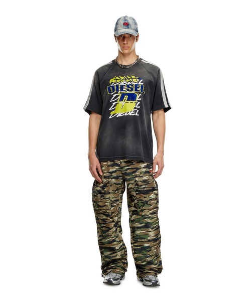 DIESEL(ディーゼル)の「メンズ パンツ(カーゴパンツ・メンズ・カーキ・X-SMALL/LARGE/X-LARGE/MEDIUM/SMALL)」の4枚目の写真