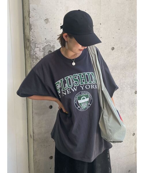 Ungrid（アングリッド）の「カレッジロゴビッグTee（Tシャツ/カットソー・レディース・チャコールグレー/オフホワイト/ネイビー・FREE）」の6枚目の写真