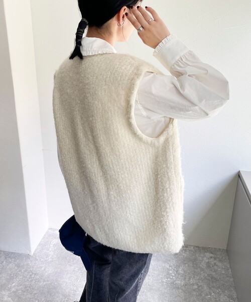fredy emue（フレディエミュ）の「ウール混ニットベスト（ベスト・レディース・アイボリー/ベージュ・38）」の22枚目の写真