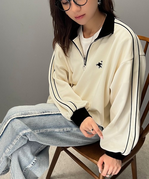セール】カジュアルなのに高級感！胸刺繍パイピングハーフジップ