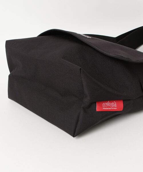Manhattan Portage(マンハッタンポーテージ)の「Manhattan Portage/マンハッタンポーテージ ショルダーバック NYLON MESSENGER BAG JR MAGNET MP1605BPDM(ショルダーバッグ・メンズ・ブラック・FREE)」の3枚目の写真