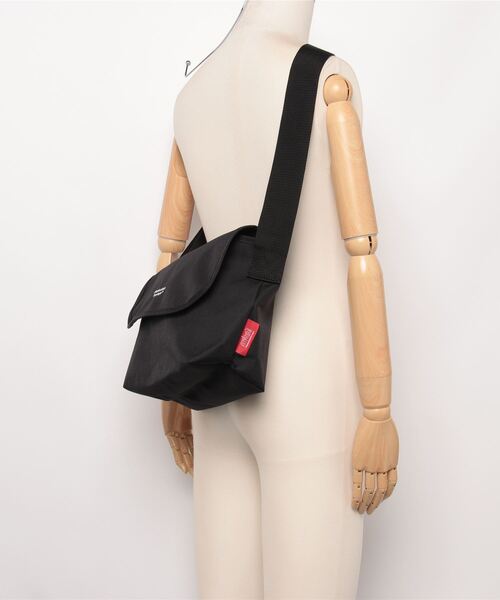 Manhattan Portage(マンハッタンポーテージ)の「Manhattan Portage/マンハッタンポーテージ ショルダーバック NYLON MESSENGER BAG JR MAGNET MP1605BPDM(ショルダーバッグ・メンズ・ブラック・FREE)」の5枚目の写真