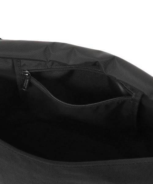 Manhattan Portage(マンハッタンポーテージ)の「Manhattan Portage/マンハッタンポーテージ ショルダーバック NYLON MESSENGER BAG JR MAGNET MP1605BPDM(ショルダーバッグ・メンズ・ブラック・FREE)」の13枚目の写真