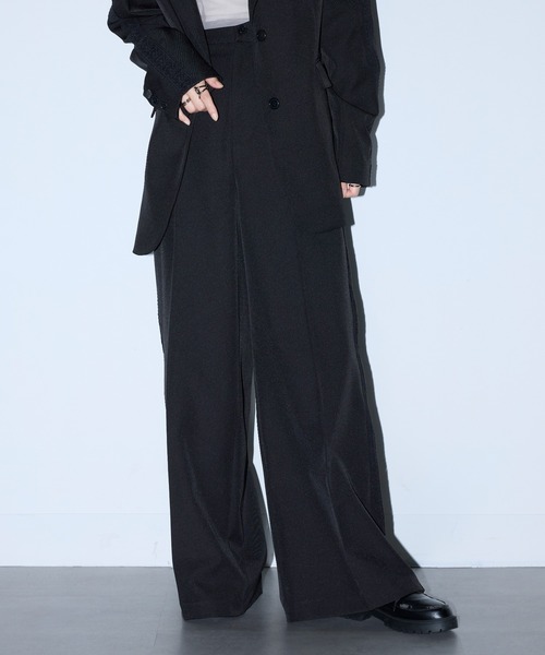 MAISON BREEZE reveur(メゾンブリーズレヴール)の「【MAISON BREEZE reveur】side lace tuck pants サイドレースタックパンツ(スラックス・レディース・ブラック/ブラウン・M/S)」の2枚目の写真