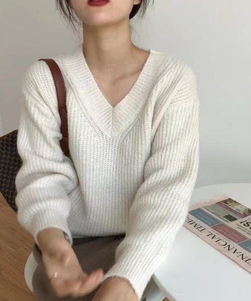 Ritzy(リッツィー)の「オーバーサイズ Vネックセーター(ニット/セーター・レディース・アイボリー/ベージュ/グレー/チャコールグレー・FREE)」の2枚目の写真