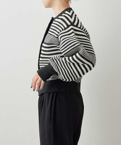 ear PAPILLONNER（イアパピヨネ）の「《洗濯機洗い可》ボーダーカーディガン【SUM1 STYLE(スミスタイル)】（カーディガン/ボレロ・レディース・レッド/ブラック・FREE）」の13枚目の写真