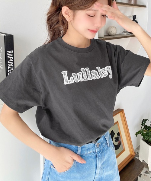 moment+(モーメントプラス)の「レースロゴ刺繍半袖Tシャツ(Tシャツ/カットソー・レディース・ブルー/チャコールグレー/オフホワイト/ブラック・M)」の8枚目の写真