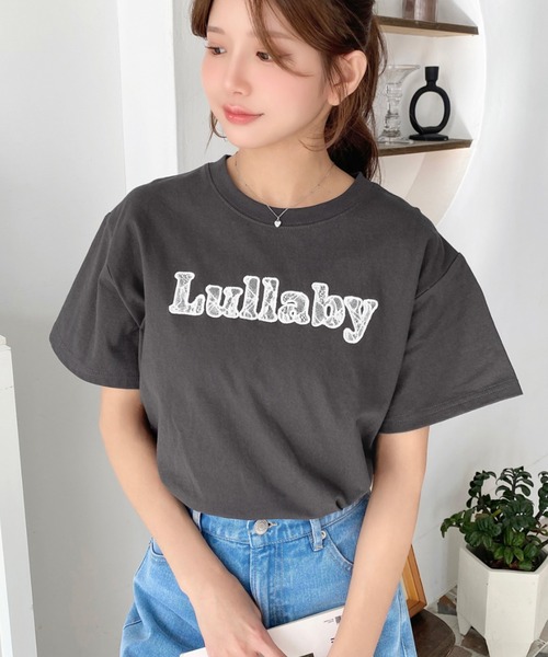 moment+(モーメントプラス)の「レースロゴ刺繍半袖Tシャツ(Tシャツ/カットソー・レディース・ブルー/チャコールグレー/オフホワイト/ブラック・M)」の5枚目の写真