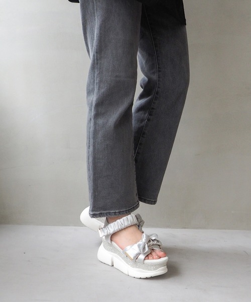 byあしながおじさん（バイアシナガオジサン）の「厚底ギャザーリボンサンダル　8990005（サンダル・レディース・ピンク/アイボリー/ブラック/オフホワイト/ピンクベージュ・LL/L/M/S）」の21枚目の写真