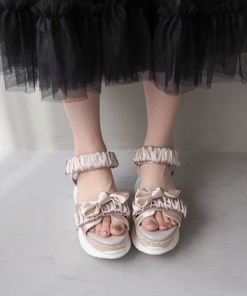 byあしながおじさん（バイアシナガオジサン）の「厚底ギャザーリボンサンダル　8990005（サンダル・レディース・ピンク/アイボリー/ブラック/オフホワイト/ピンクベージュ・LL/L/M/S）」の11枚目の写真