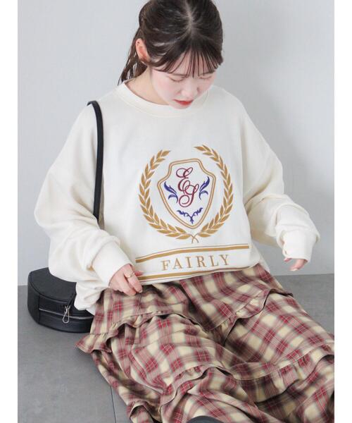 ehka sopo(エヘカソポ)の「エンブレム刺繍スウェット(Tシャツ/カットソー・レディース・ネイビー/キナリ/グレー・F)」の1枚目の写真