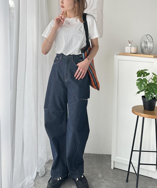 Java(ジャバ)の「《JaVaジャバコラボ》カジュアルの格上げ。綿100%シルケット風素材 胸元エンブレム刺繍Tシャツ(半袖)(Tシャツ/カットソー・レディース・チャコール/オートミール/ピンク/ホワイト/ライトベージュ・LARGE/MEDIUM/SMALL/X-LARGE)」の13枚目の写真