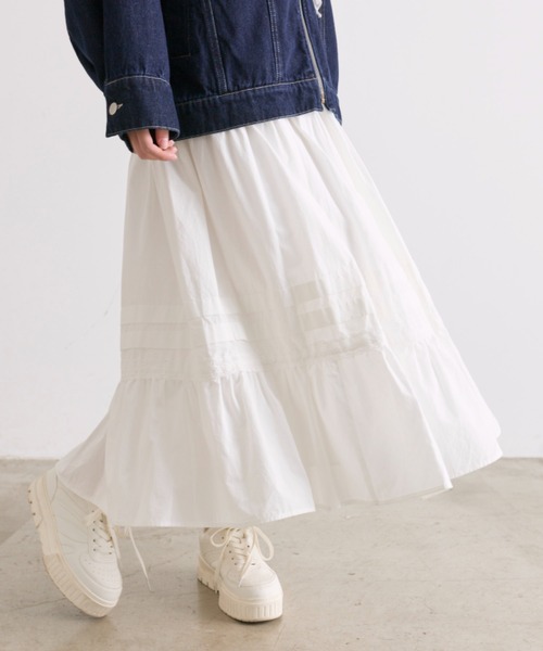 OLIVE des OLIVE（オリーブデオリーブ）の「綿レースティアードロングスカート（スカート・レディース・オフホワイト/サックスブルー/ホワイト系その他・FREE）」の2枚目の写真