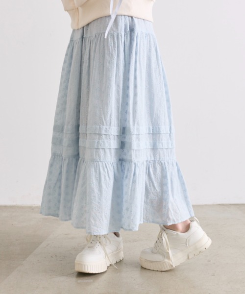 OLIVE des OLIVE（オリーブデオリーブ）の「綿レースティアードロングスカート（スカート・レディース・オフホワイト/サックスブルー/ホワイト系その他・FREE）」の9枚目の写真