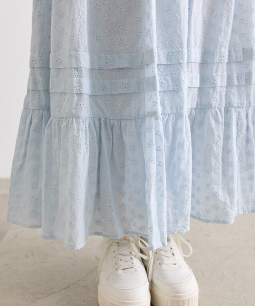 OLIVE des OLIVE（オリーブデオリーブ）の「綿レースティアードロングスカート（スカート・レディース・オフホワイト/サックスブルー/ホワイト系その他・FREE）」の4枚目の写真