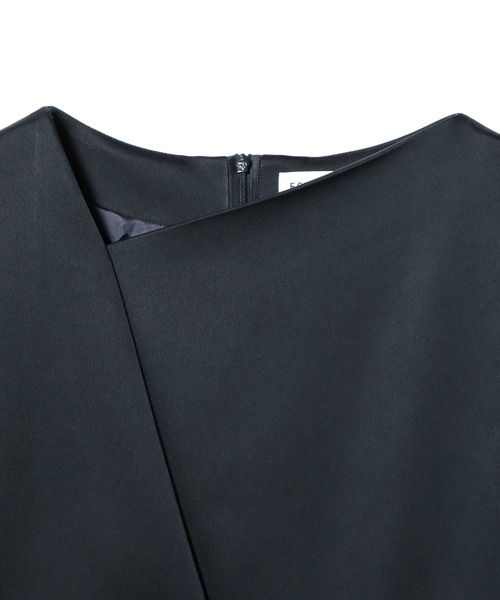 ESTNATION（エストネーション）の「ESTNATION / サテン アシンメトリーワンピース（ワンピース・レディース・ネイビー/アイボリー・36/38）」の7枚目の写真