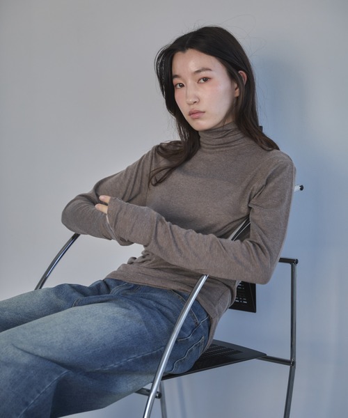 feepur(フェピュール)の「ウール混シアーハイネックロンTee(Tシャツ/カットソー・レディース・ブラック/オフホワイト/チャコールグレー/ブラウン/杢グレー・MEDIUM)」の16枚目の写真