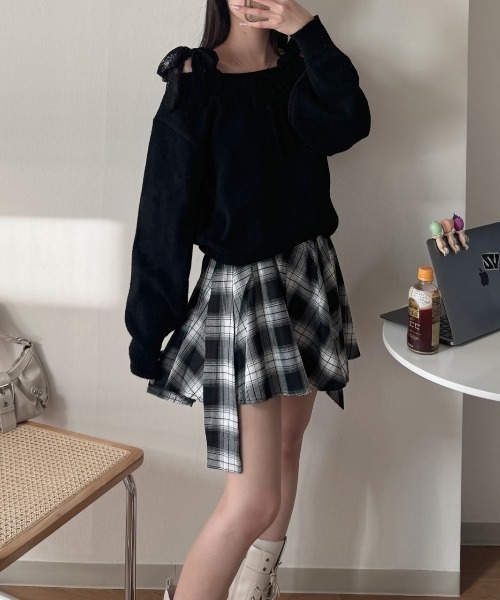 nemne store(ネンネストア)の「《Delfy》肩チュールレースオフショルニット(ニット/セーター・レディース・ブラック/サックスブルー系/グリーン系/アイボリー・フリー)」の12枚目の写真