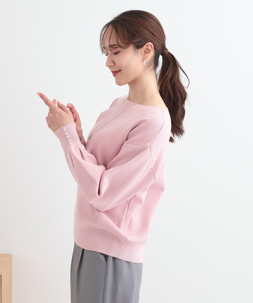 DRESKIP(ドレスキップ)の「【洗える/S-LL】大人上品 お袖パール調ボタン付き ボートネックニット(ニット/セーター・レディース・ネイビー/ベビーピンク/イエロー系その他/オフホワイト・01/04/03/02)」の11枚目の写真