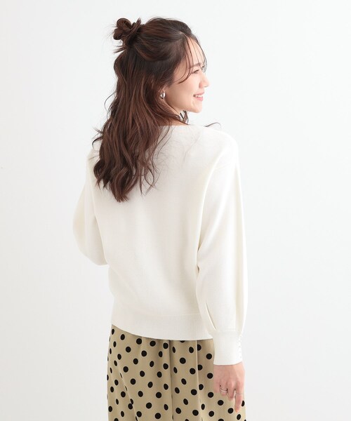 DRESKIP(ドレスキップ)の「【洗える/S-LL】大人上品 お袖パール調ボタン付き ボートネックニット(ニット/セーター・レディース・ネイビー/ベビーピンク/イエロー系その他/オフホワイト・01/04/03/02)」の22枚目の写真