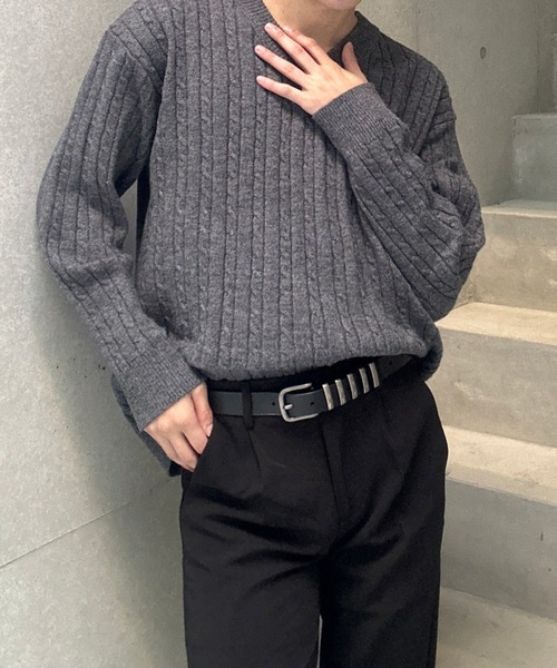 Otte(オッテ)の「Vネックグレーニット(ニット/セーター・メンズ・グレー・LARGE/X-LARGE/MEDIUM/XX-LARGE)」の3枚目の写真