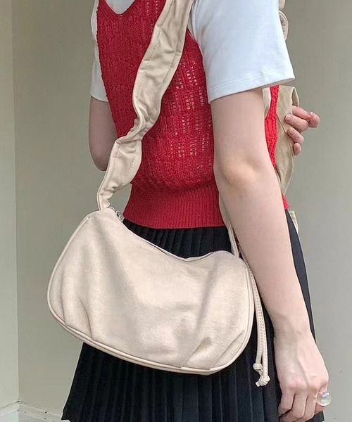 ROOPTOKYO(ループトウキョウ)の「ドローコード付き ギャザーベルト半月型 ハンドバッグ 秋物 秋服 2026年秋冬(ハンドバッグ・レディース・ブラウン/ピンク/ブラック/アイボリー・FREE)」の1枚目の写真