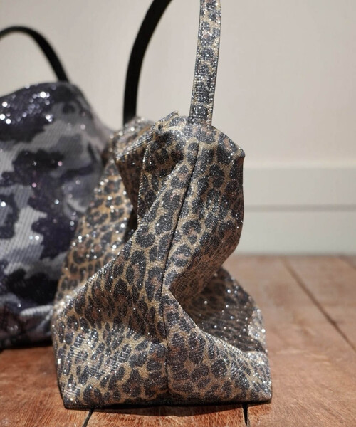 JOURNAL STANDARD LUXE（ジャーナルスタンダード　ラックス）の「【L‘AURA / ラウラ】 TOTE SHINY（ショルダーバッグ・レディース・チャコールグレー/キャメル・FREE）」の5枚目の写真