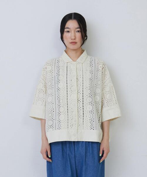 conges payes ADIEU TRISTESSE(コンジェ ペイエ アデュートリステス)の「オリジナルエンブロイダリーシャツ(シャツ/ブラウス・レディース・アイボリー/チャコールグレー・38)」の11枚目の写真