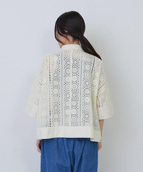 conges payes ADIEU TRISTESSE(コンジェ ペイエ アデュートリステス)の「オリジナルエンブロイダリーシャツ(シャツ/ブラウス・レディース・アイボリー/チャコールグレー・38)」の13枚目の写真