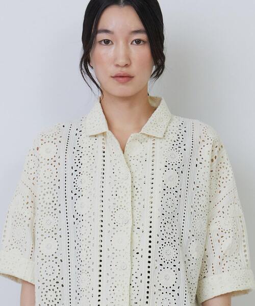 conges payes ADIEU TRISTESSE(コンジェ ペイエ アデュートリステス)の「オリジナルエンブロイダリーシャツ(シャツ/ブラウス・レディース・アイボリー/チャコールグレー・38)」の14枚目の写真