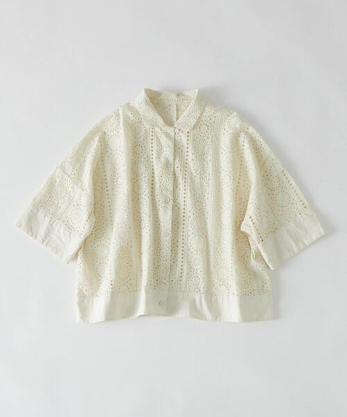 conges payes ADIEU TRISTESSE(コンジェ ペイエ アデュートリステス)の「オリジナルエンブロイダリーシャツ(シャツ/ブラウス・レディース・アイボリー/チャコールグレー・38)」の1枚目の写真