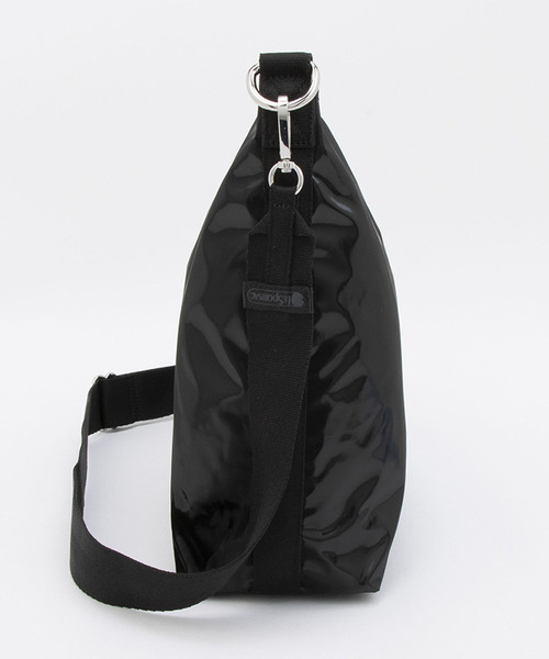 LeSportsac(レスポートサック)の「MEDIUM ZIP SHOULDER ブラックシャイン(ショルダーバッグ・レディース・ブラック・FREE)」の4枚目の写真