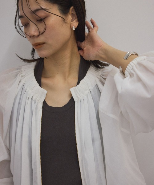 【ADAM ET ROPE】シアーギャザーロングシャツ 白 ADAM ET ROPE】24SS セミ シアーギャザーロングシャツ - メルカリ