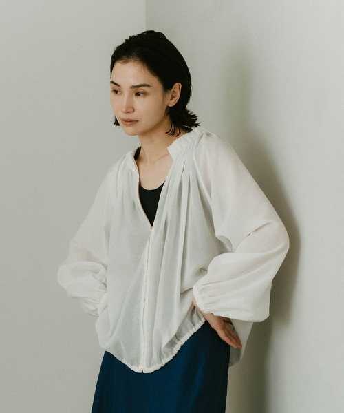【ADAM ET ROPE】シアーギャザーロングシャツ 白 ADAM ET ROPE】24SS セミ シアーギャザーロングシャツ - メルカリ