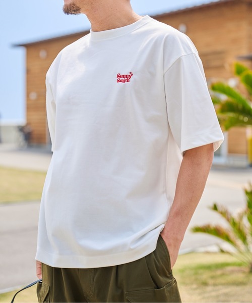 Sunny Smith(サニースミス)の「【SUNNY SMITH】11.6ウルトラヘビーオンス Heavy Smith刺繍ロゴTシャツ(Tシャツ/カットソー・レディース・チャコールグレー/ブラック/オフホワイト・LARGE/MEDIUM)」の7枚目の写真