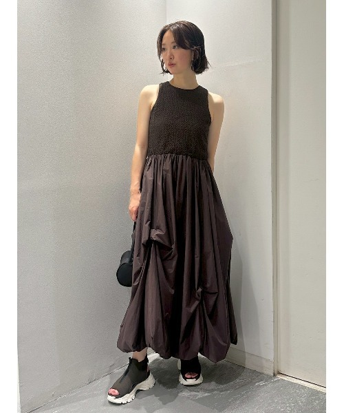 emmi（エミ）の「膨れジャガードカットドッキングワンピース（ワンピース・レディース・ブルー/ブラウン/ホワイト・0/1）」の5枚目の写真