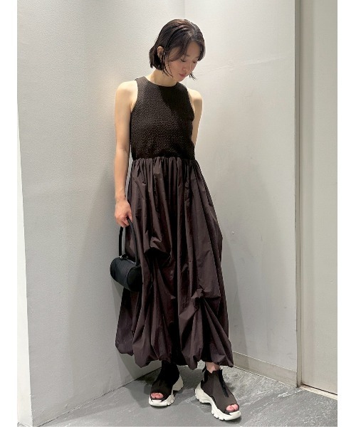 emmi（エミ）の「膨れジャガードカットドッキングワンピース（ワンピース・レディース・ブルー/ブラウン/ホワイト・0/1）」の4枚目の写真